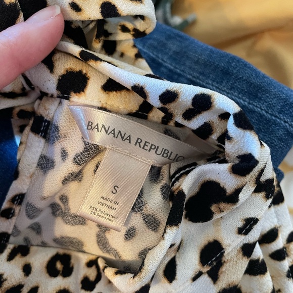 Banana Republic tie cheetah blouse - Picture 3 of 5